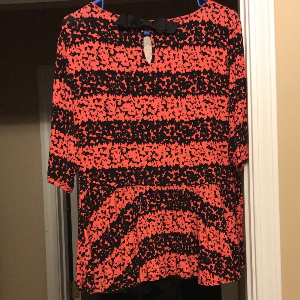 Top - Picture 2 of 2